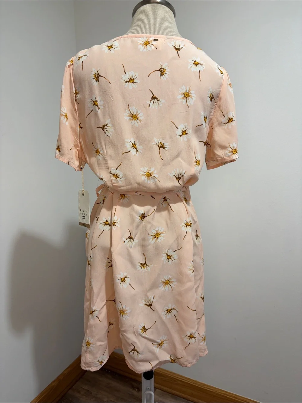 NWT Billabong Women's Feelin Peachy Dress Size 10 / M Daisy Print Girly Flirty